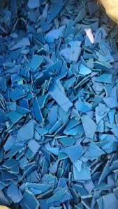长期出售PET蓝片破碎料，沉水，漂的都有