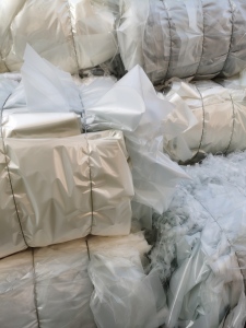 求购PET复合PE膜废料，造粒用