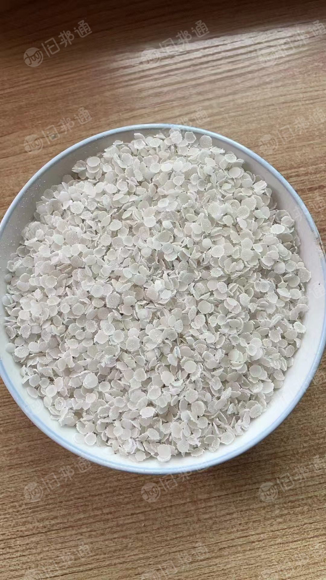 长期出售高温eva胶条颗粒，透明的，可做铝塑板，垃圾桶等