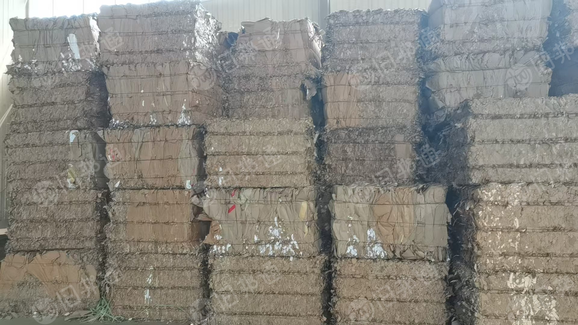 出售纸箱切下来的边角料，大量货源