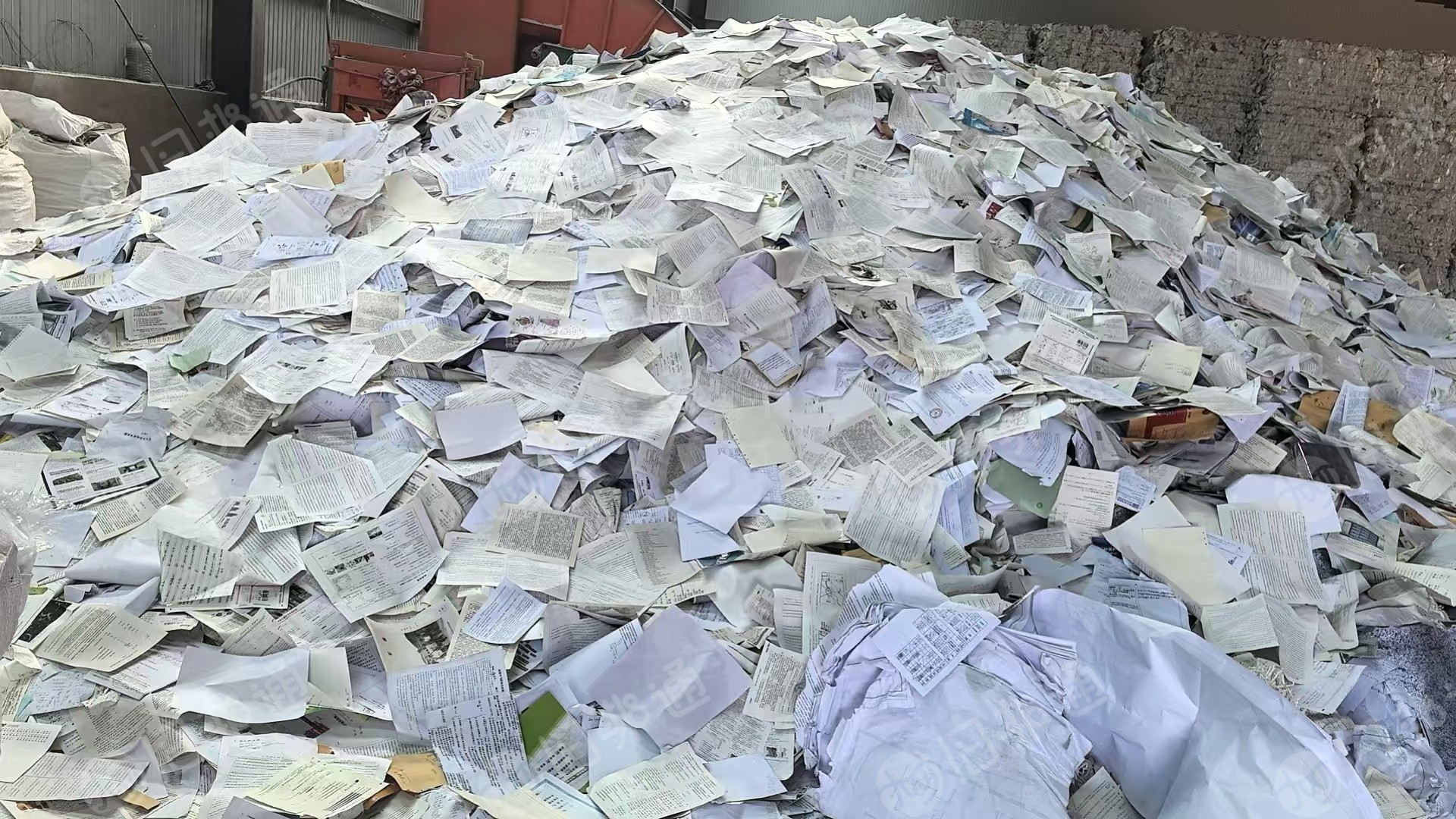 长期出售书页纸压包料