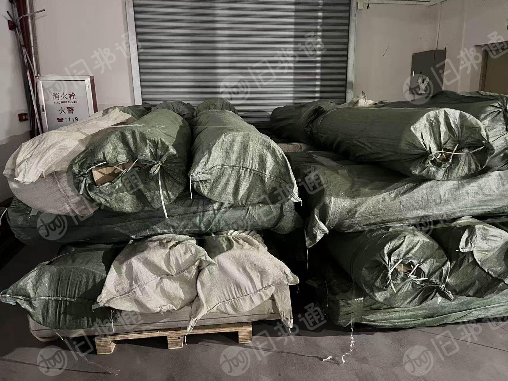 出售涤纶毛毡布卷材，毛毡布，米色的有89件，克重285克，门幅1.6米，可做手袋，做种植袋