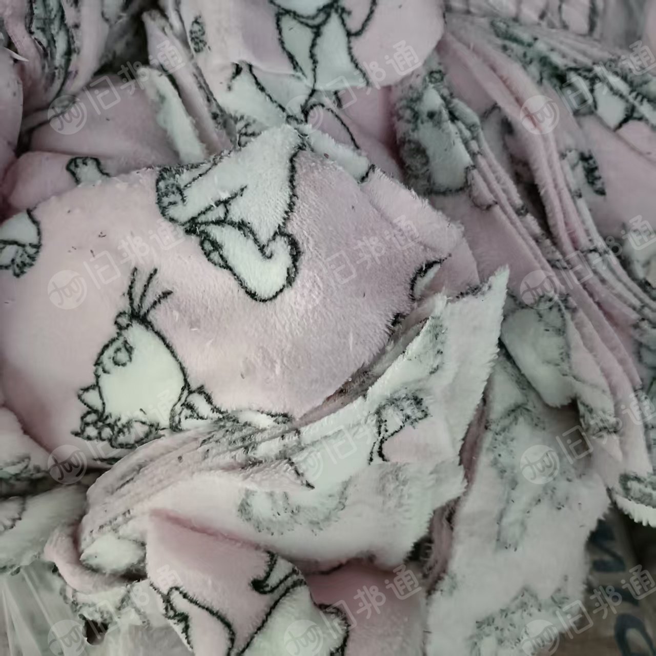 长期出售服装厂下来的棉布，涤棉废布，氨纶废布，不同颜色材质都已分拣好
