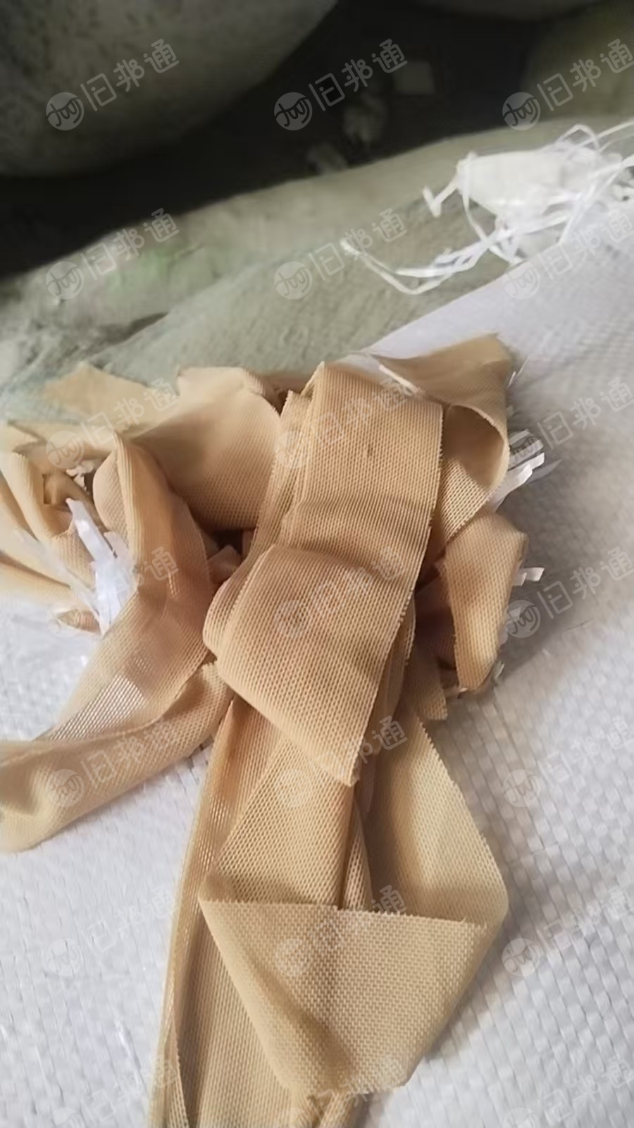出售干净的速干裤子下来的锦纶废布，纯锦纶废布，尼龙边角料，现货两百吨