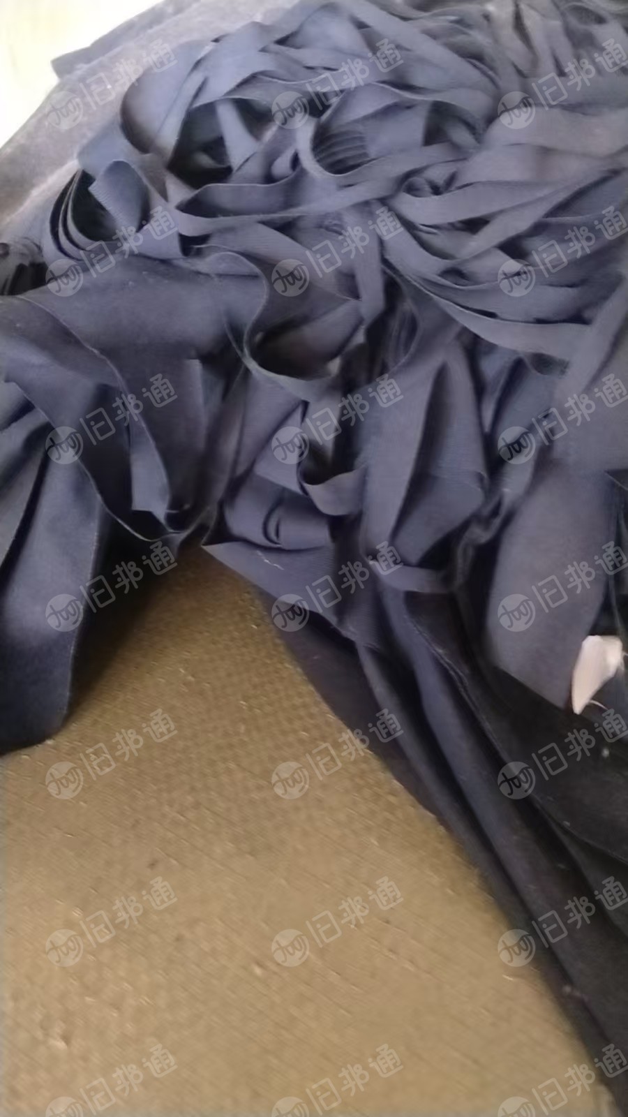 出售干净的速干裤子下来的锦纶废布，纯锦纶废布，尼龙边角料，现货两百吨