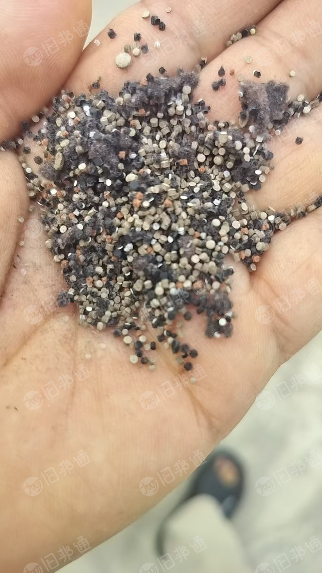 长期出售PVC冲孔废料，皮料冲孔下来的