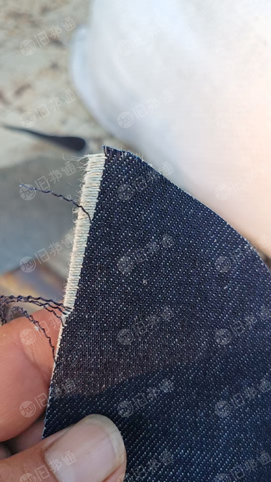 长期出售牛仔废布，服装厂下来的，纯棉的，可褪色，月供十几吨