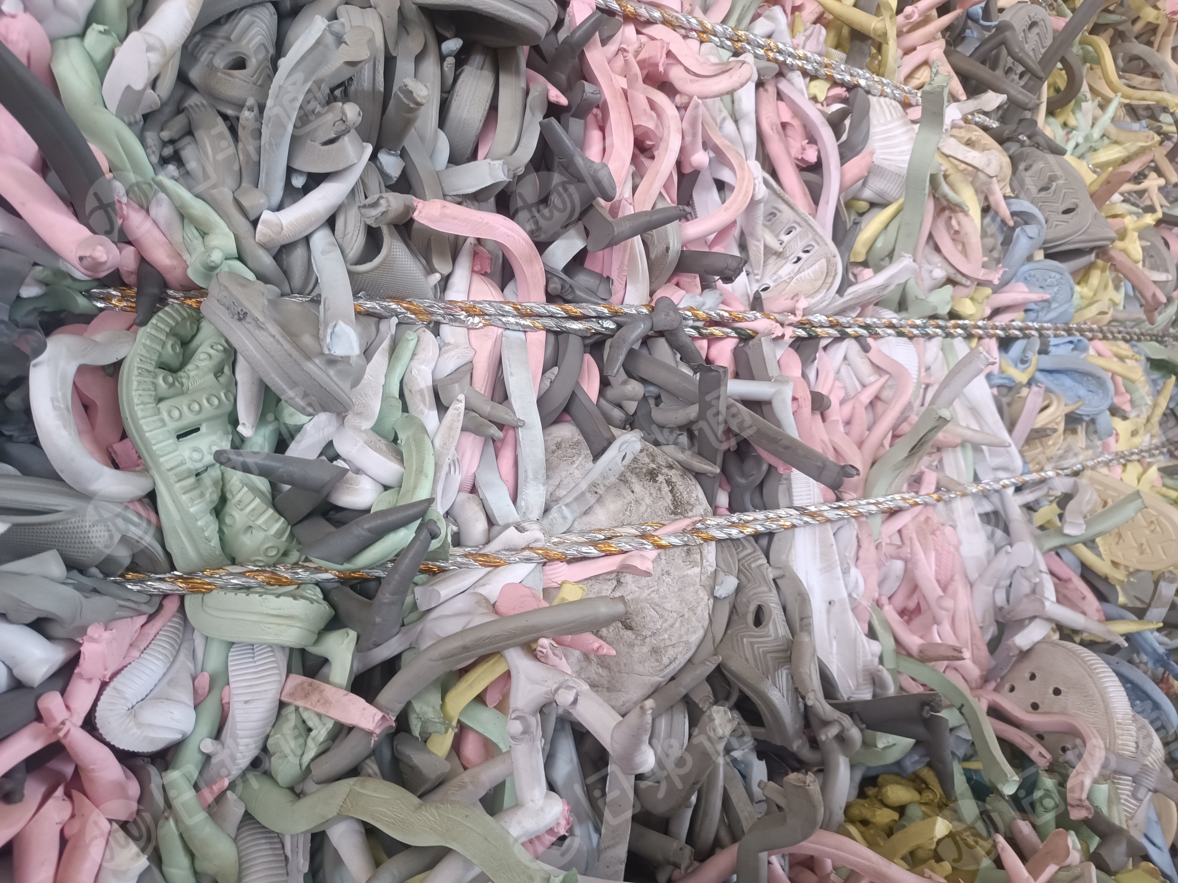 长期出售EVA鞋底废料，EVA鸡爪料