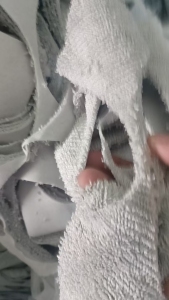 长期出售清洁用品厂下来的涤纶废布，复合布，废布统货，月供10吨左右