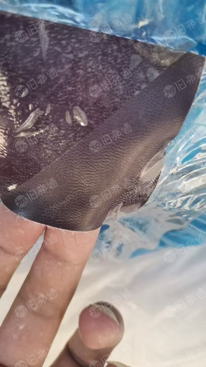 出售一等品库存pvc皮革，pu皮革，里面90%的pvc，10%左右的pu皮革，厚度0.8，现货8吨多