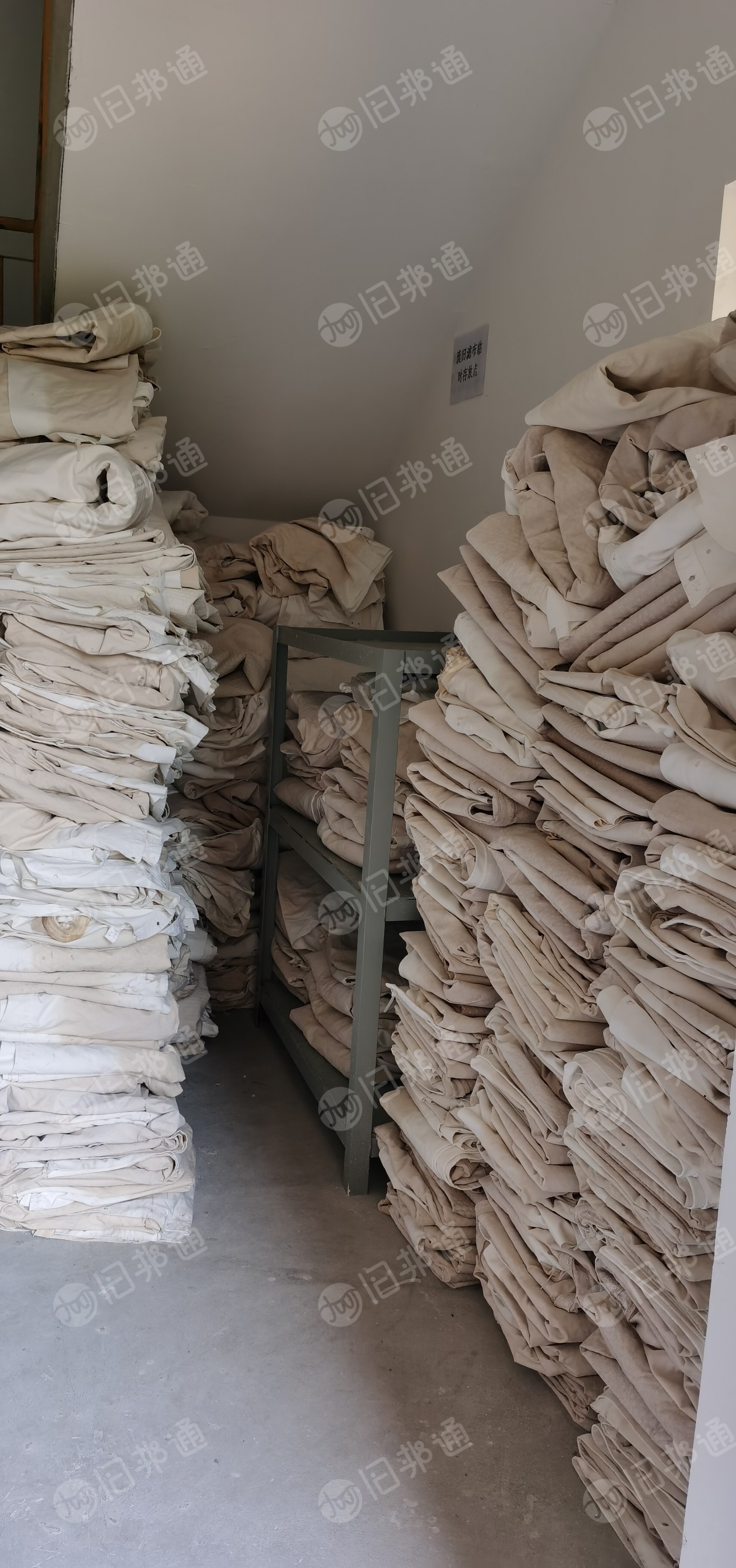 长期出售工业园区工厂下来的丙纶滤布丙纶过滤布PP过滤布,未清洗的,每个月有100多吨,货在江西宜昌