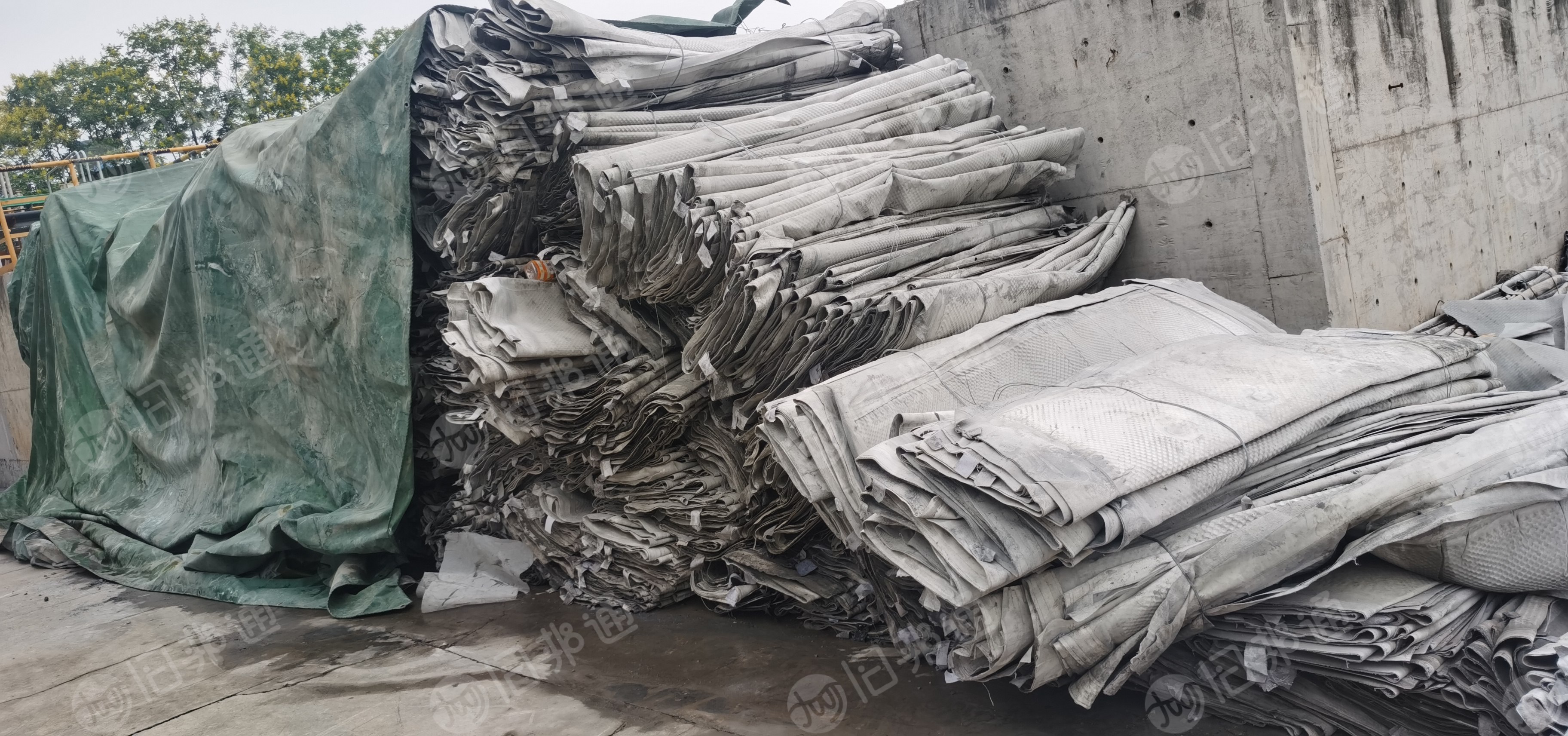 长期出售工业园区工厂下来的丙纶滤布丙纶过滤布PP过滤布，未清洗的，每个月有100多吨，货在江西宜昌