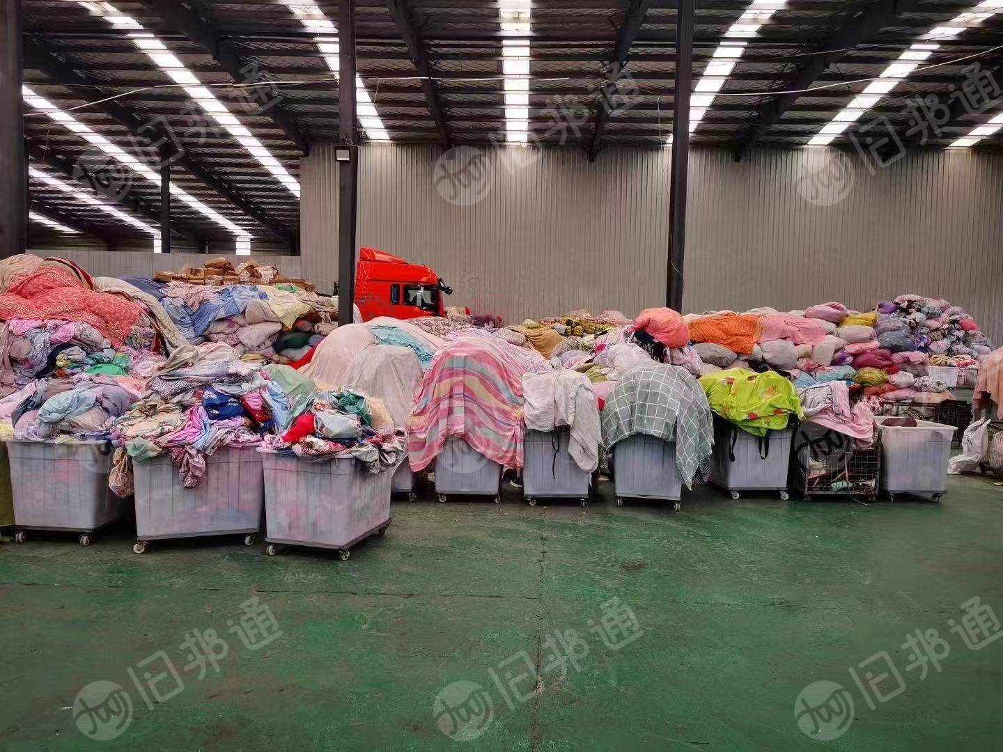 长期出售花棉毛,大型分拣厂下来的,可以做擦机布,现货有70吨,货在河北邢台巨鹿