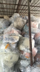 出售输液袋废料，药厂下来的