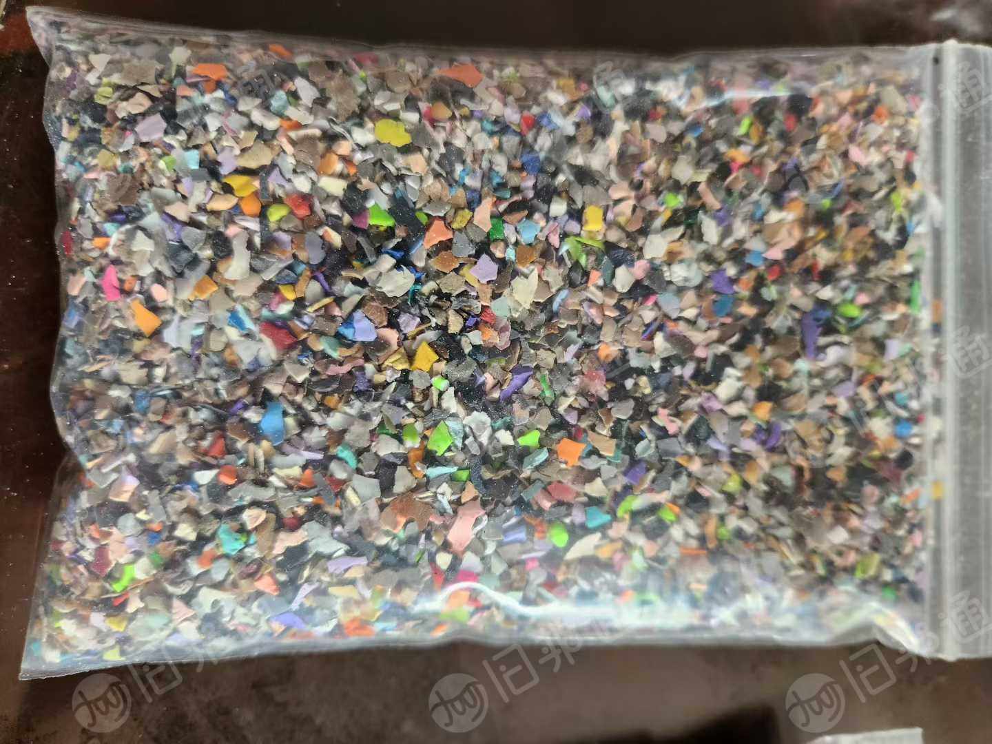 长期出售1-3花色橡胶颗粒