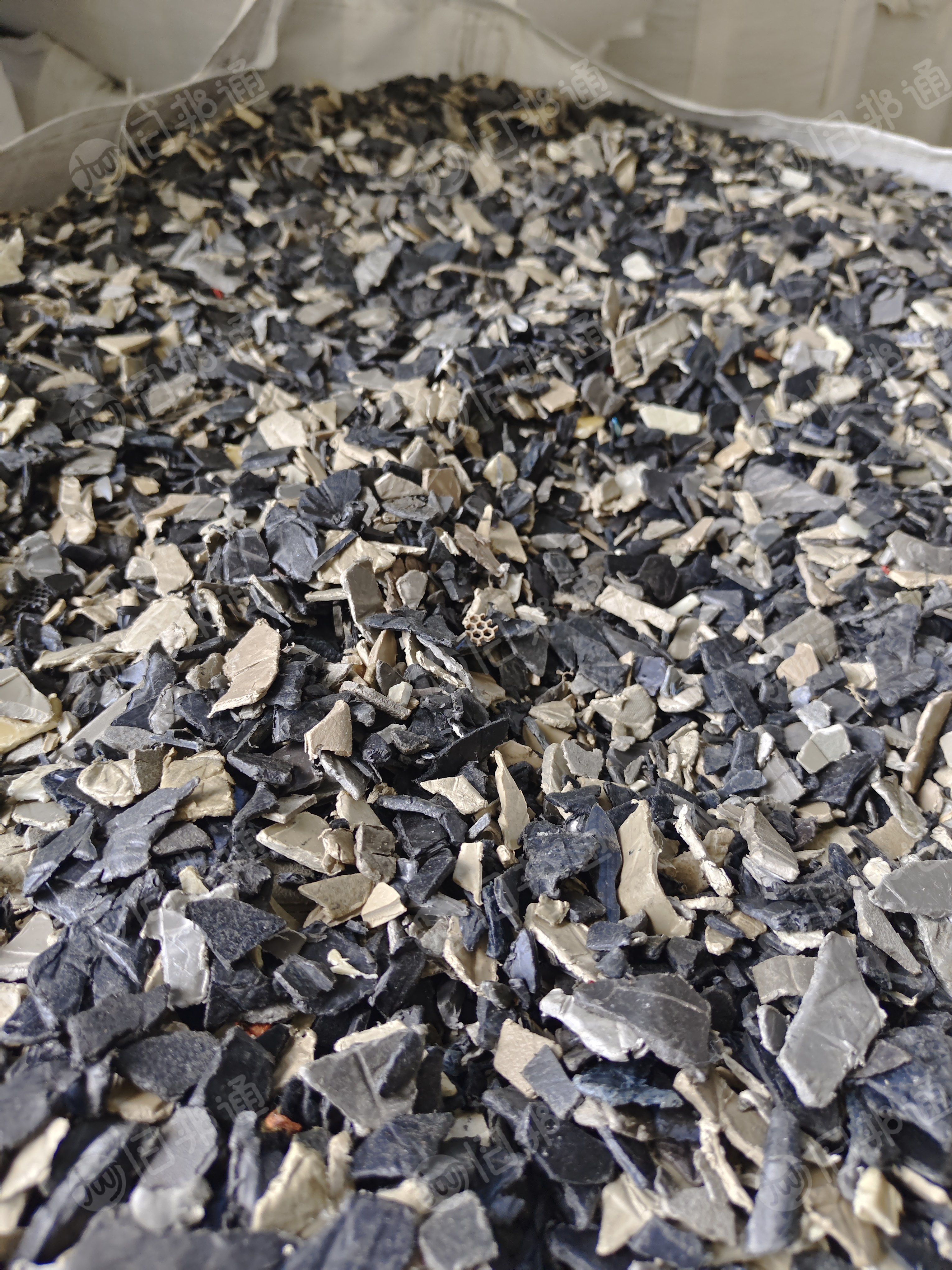 出售PP汽车内饰破碎料
