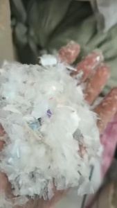 长期出售冷洗餐盒破碎料