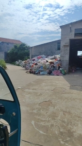 长期出售旧衣服黑料，下脚料，燃烧料，现货有20吨，货在湖南岳阳