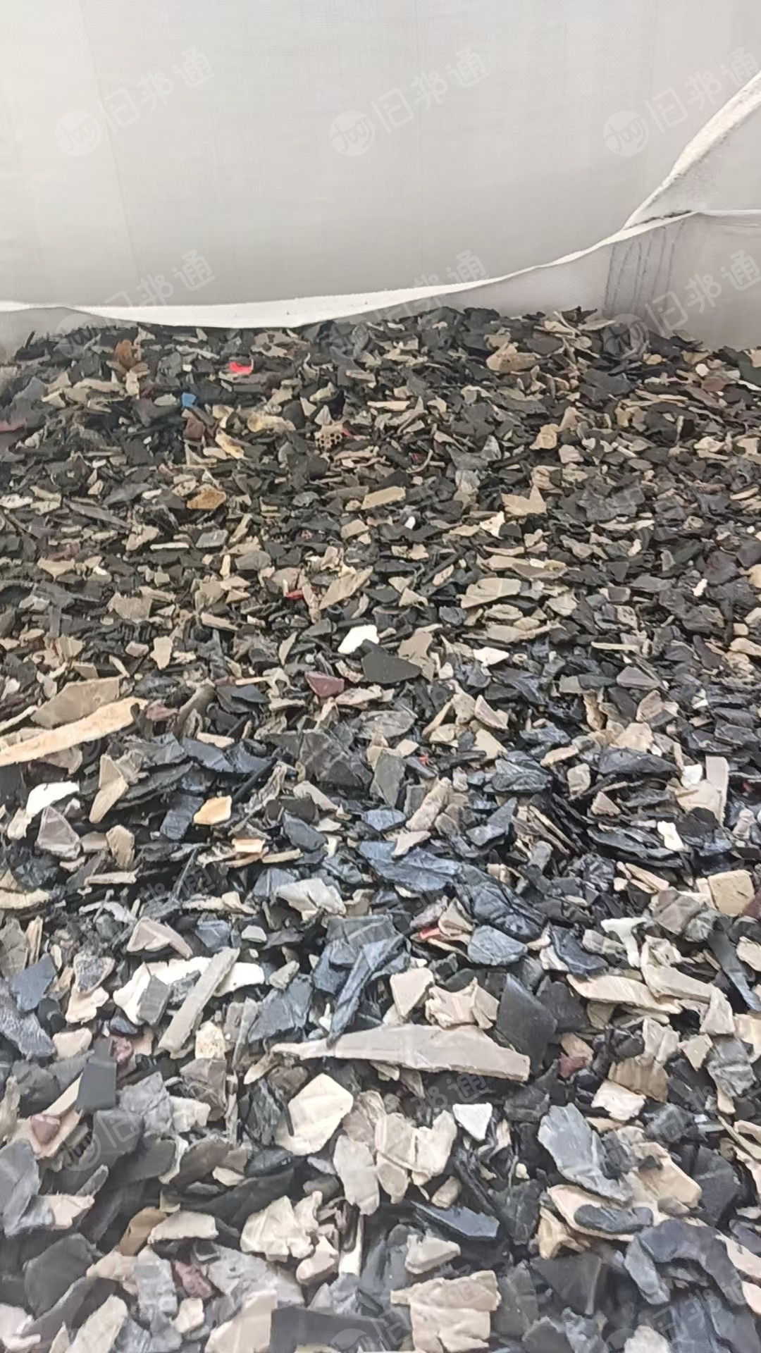 出售汽车内饰破碎料，清洗除铁，月供150吨