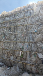 出售餐盒压块，饭盒毛料， 含少量10%的奶茶杯