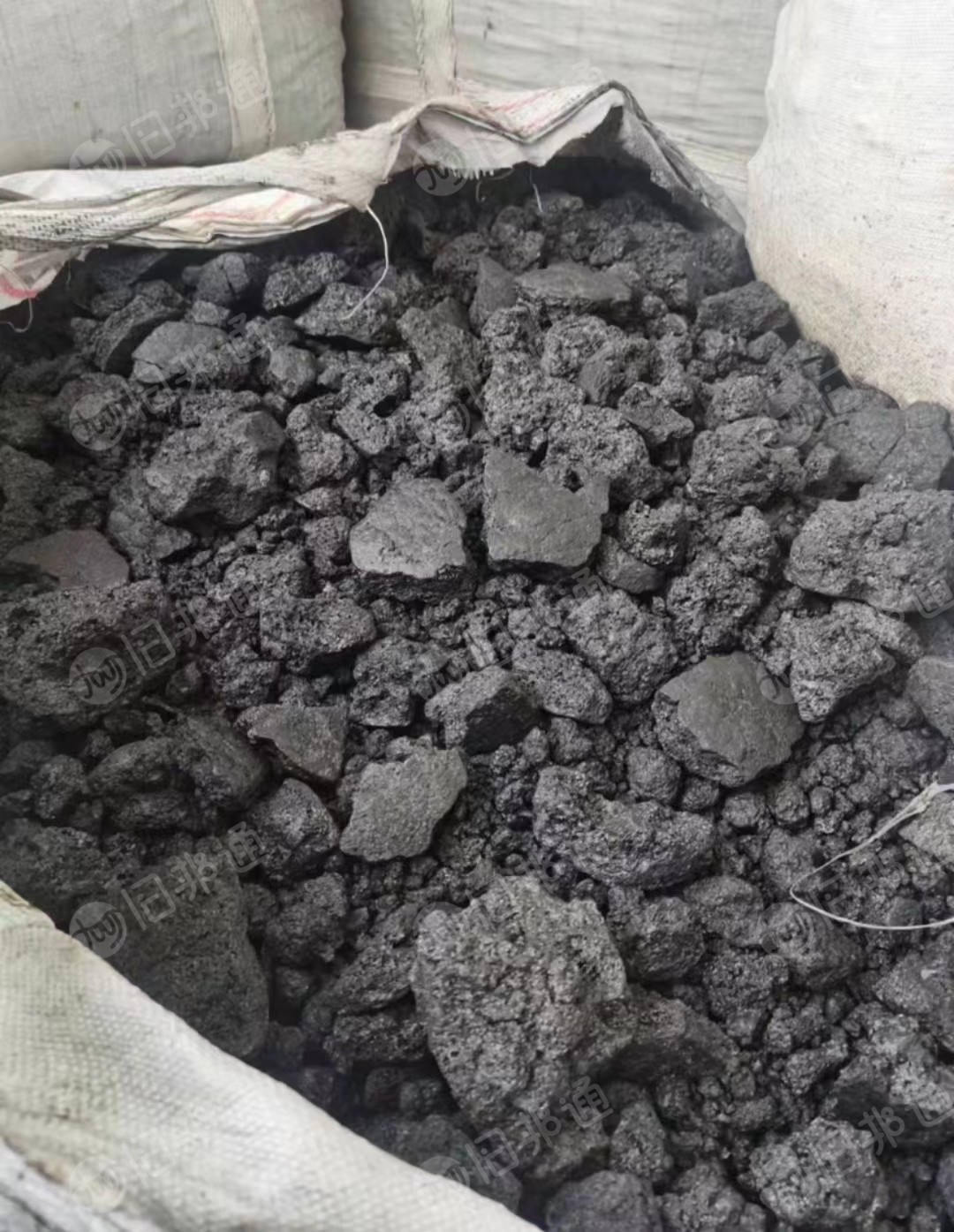 长期出售塑料炭黑，热值4000左右，吸水，月供500吨以上