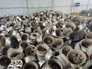 常年大量出售铝轮毂，每月100吨左右