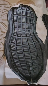 长期出售底片厂下来的TPR鞋底料带一层布，现货有十几吨，货在河南洛阳