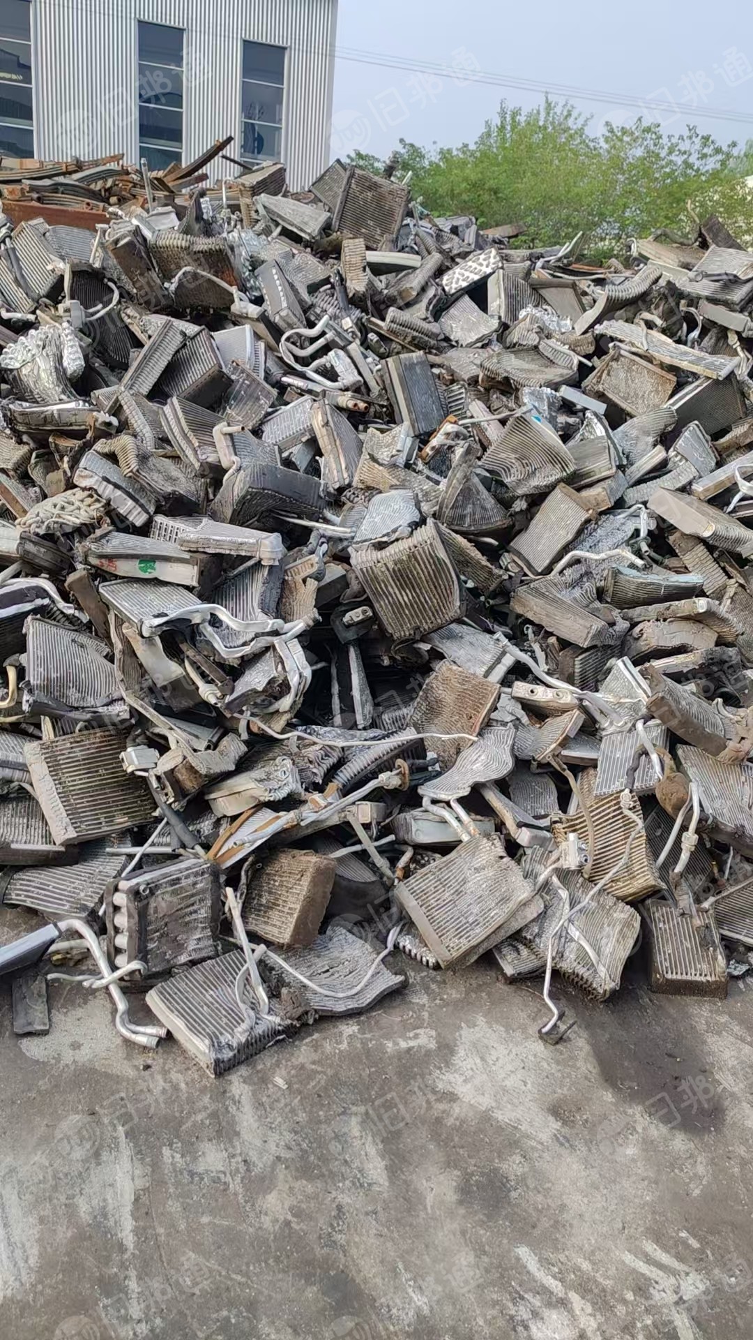 出售汽车小件，金属配件等，拆解水箱铝