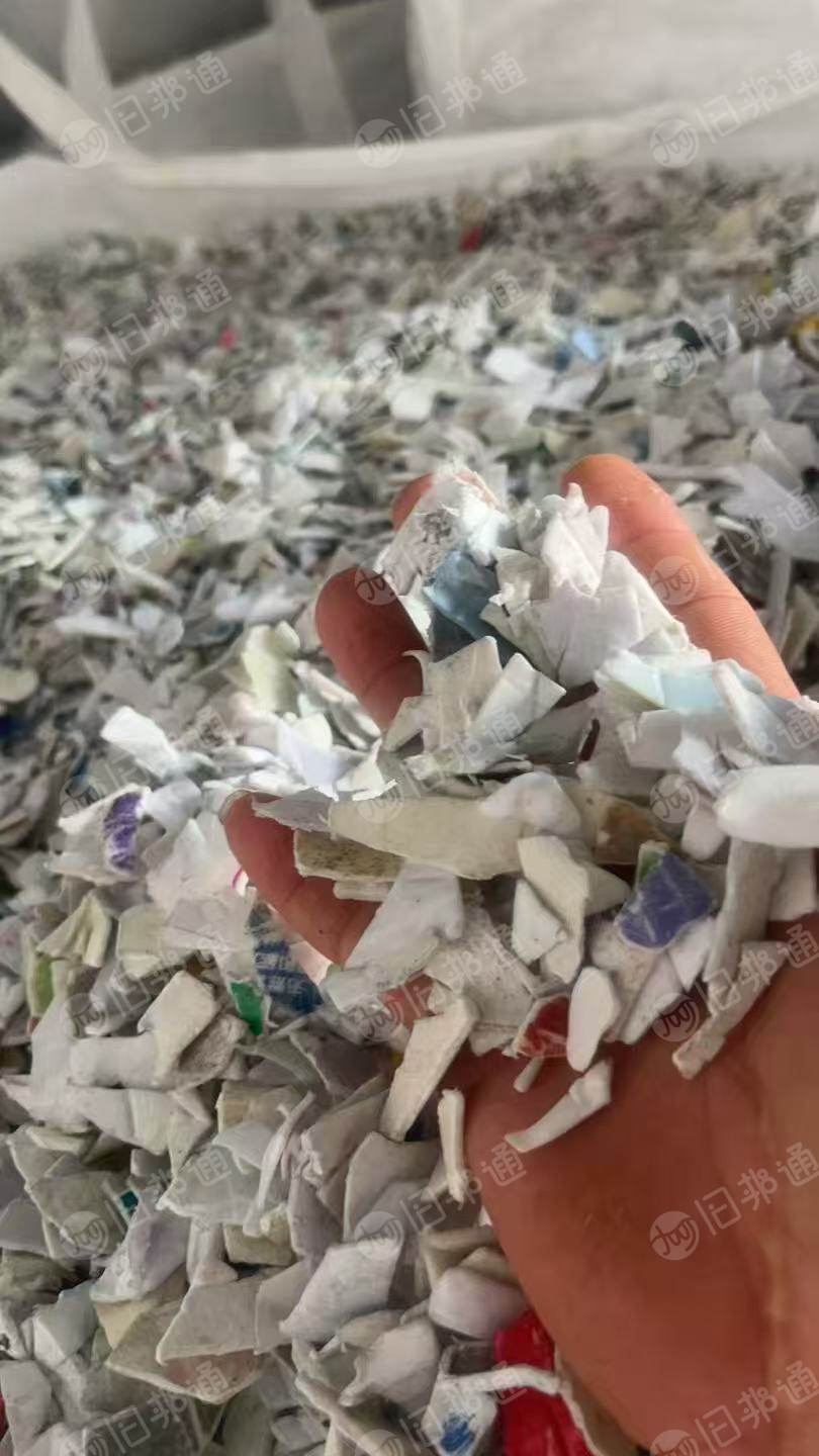 出售白色涂料桶破碎料，PP白桶破碎料，现货40吨