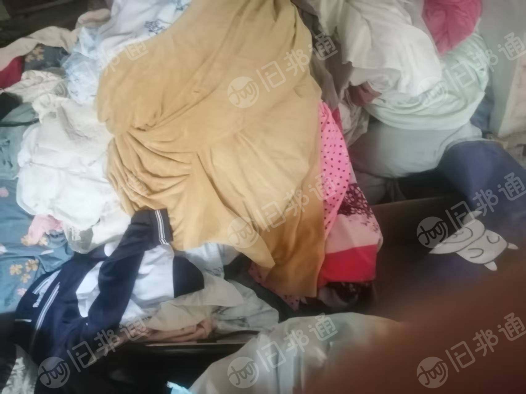 长期出售涤纶废布,化纤布块,现货两吨多,绒布边角料一吨多