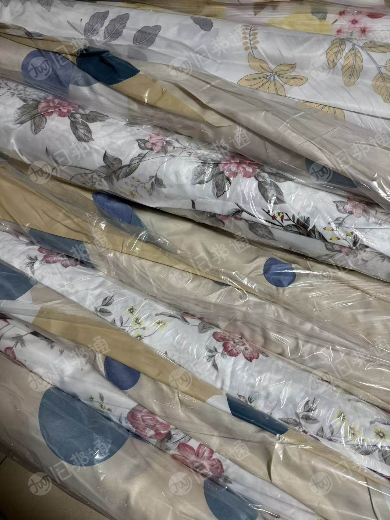 长期出售二等品的涤纶磨毛布,涤纶库存布,印花布,每天出1.5吨,门幅2.4,2.6,克重八九十