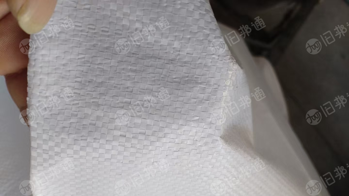 厂家出售一批全新编织袋，没用想卖掉，规格：宽102厘米长157厘米，半透的有1万多条