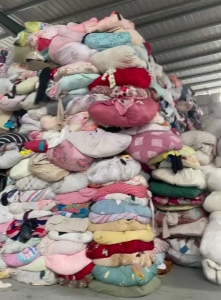 长期出售旧衣服黑料，下脚料，燃烧料，月供几十吨，货在福建漳州