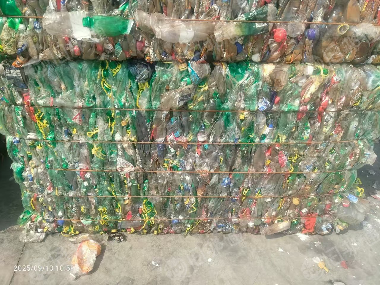 出售PET三色瓶砖，现货十三米一车