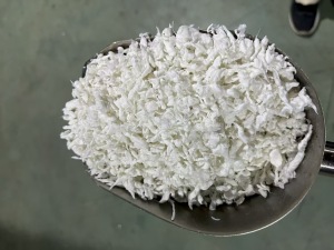 常年大量出售PET摩擦料,用废丝生产的,POY和dty,半光和有光都有,每月200-300吨