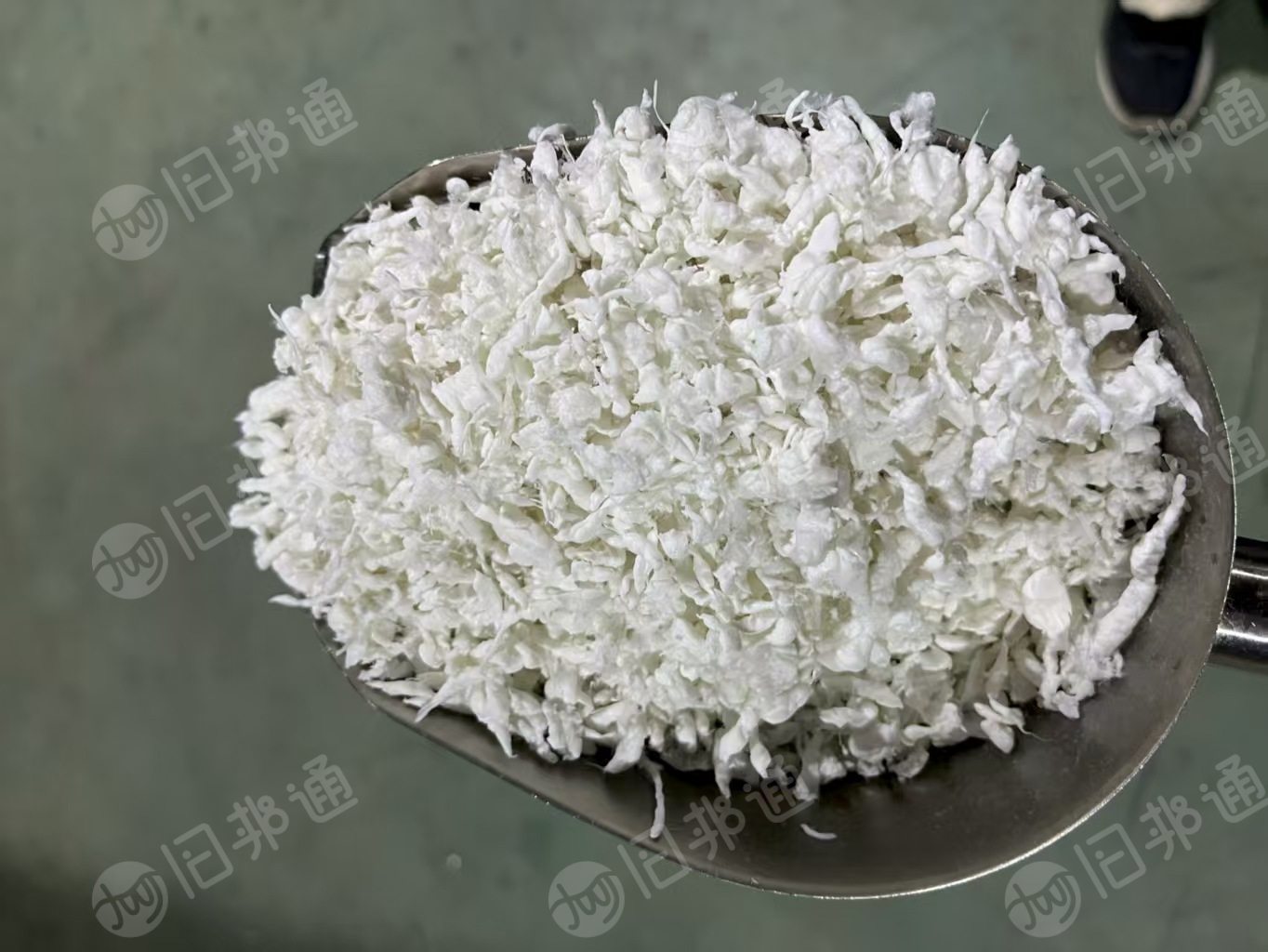 常年大量出售PET摩擦料，用废丝生产的，POY和dty，半光和有光都有，每月200-300吨
