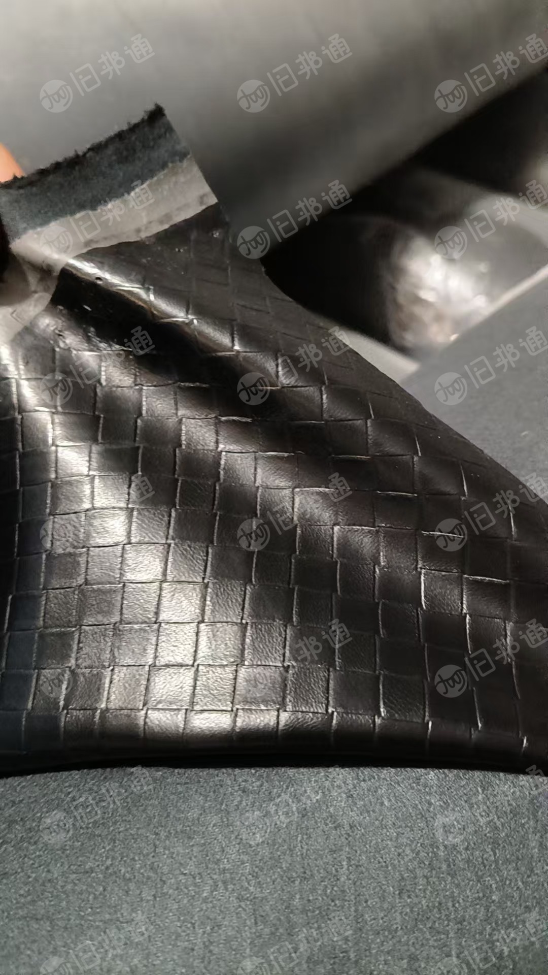 长期出售PU皮革，库存皮革，厚度有1.0-1.3的，一等品，货在河北保定