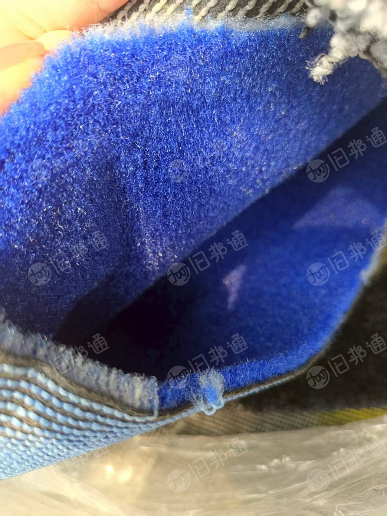 长期出售尼龙地毯料，地毯边角料，地毯厂下来的，现货7吨左右，货在山东青岛
