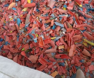 出售硬质PVC红蓝管破碎料，现货四个包，长期有货