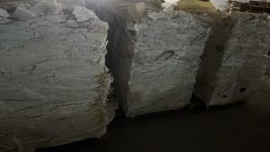 出售白色热敏纸废料,有散货和带纸管卷轴