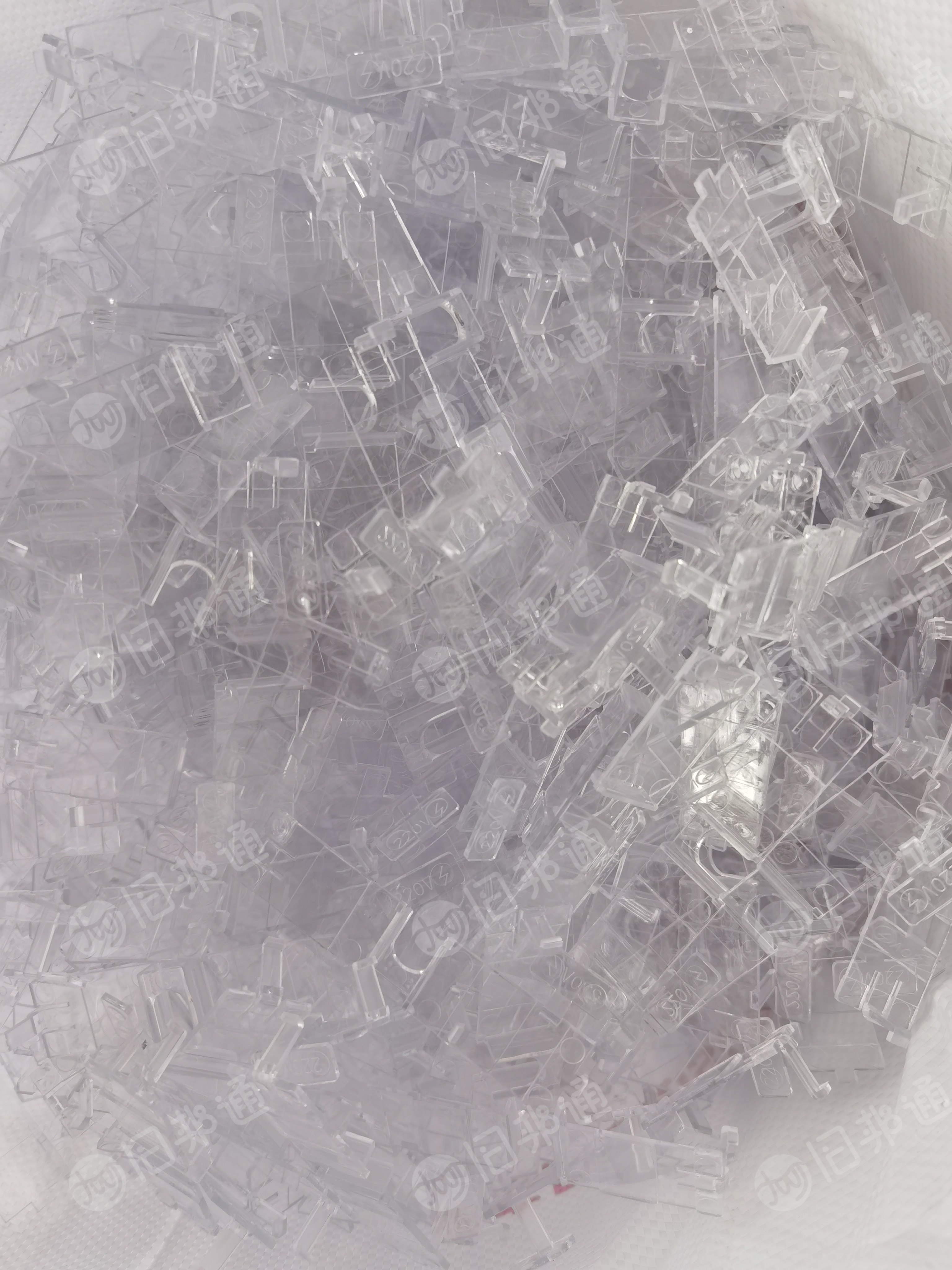 大量出售PC水桶破碎料