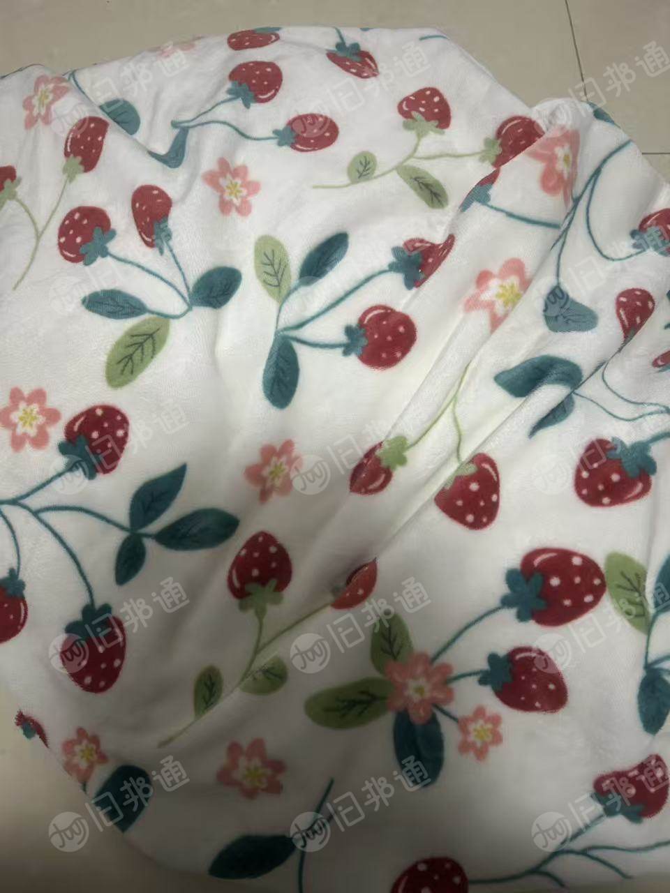 出售库存牛奶绒，花色牛奶绒库存布，门幅2米3到2米5，克重220，四个花型，现货三百多斤