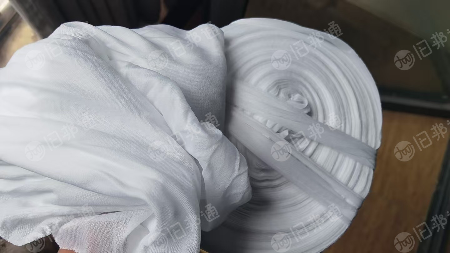 长期出售本白，漂白的涤纶废布，涤纶开花料，现货13米一车