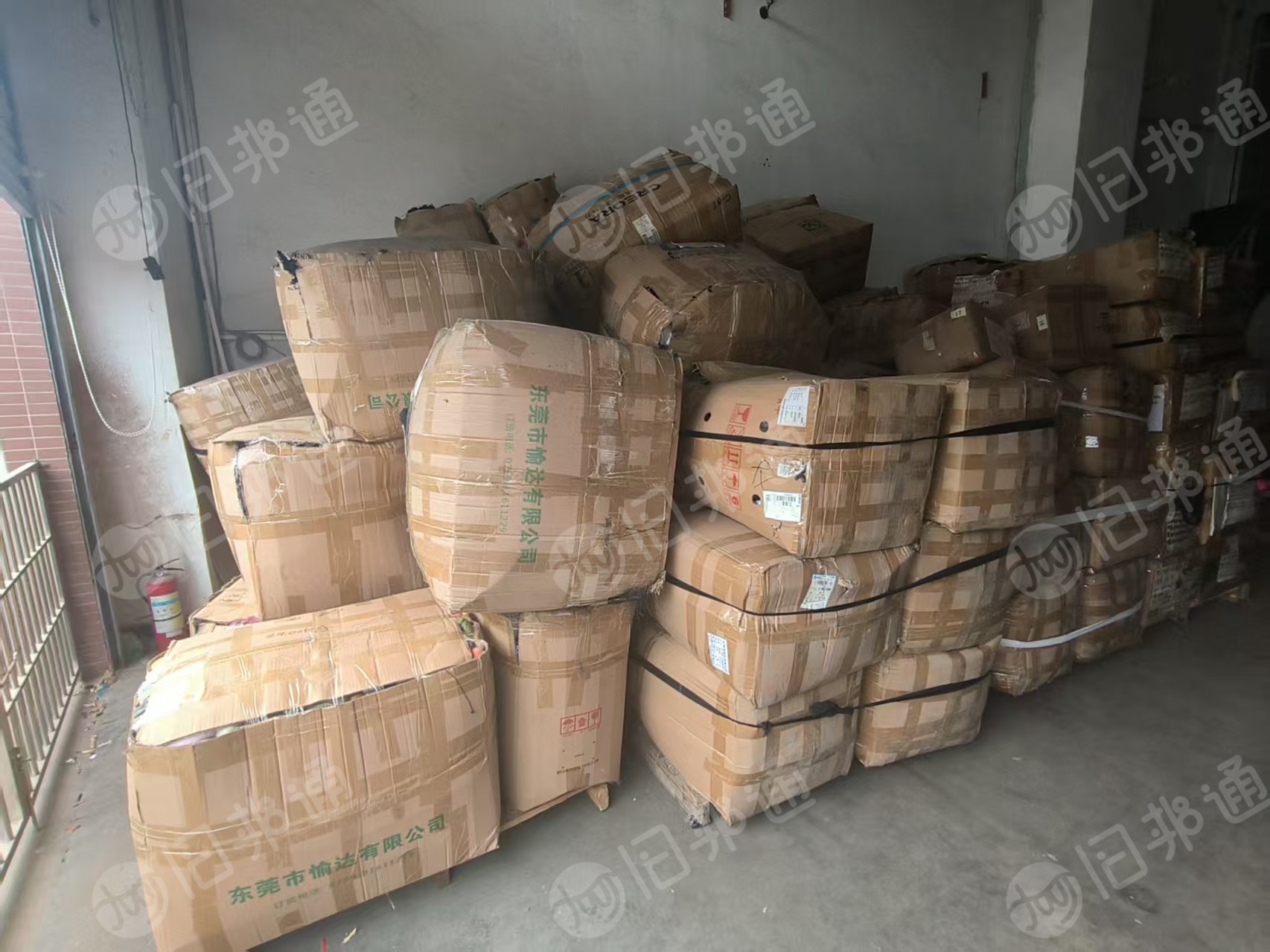 出售库存涤纶纱，丙纶纱，有分开了，现货3吨多