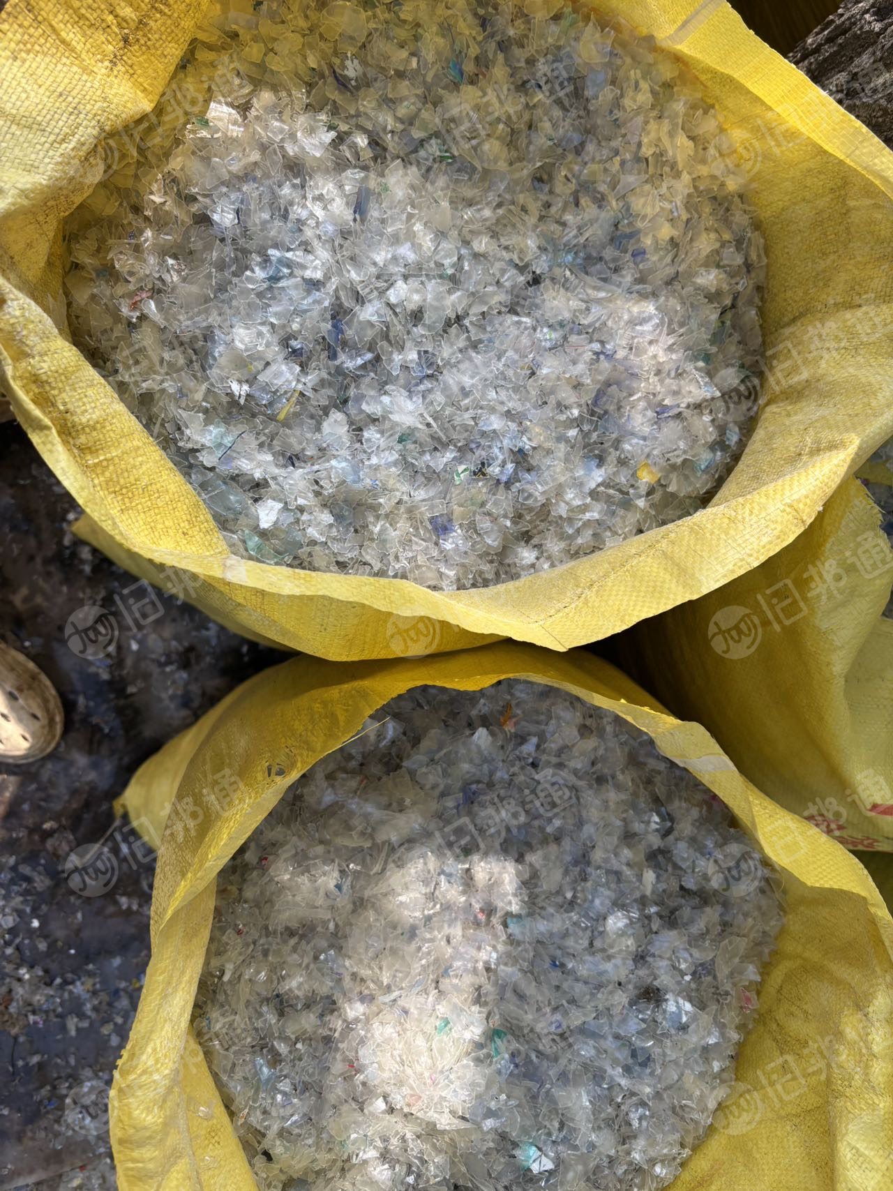 出售冷洗蓝白瓶片破碎料