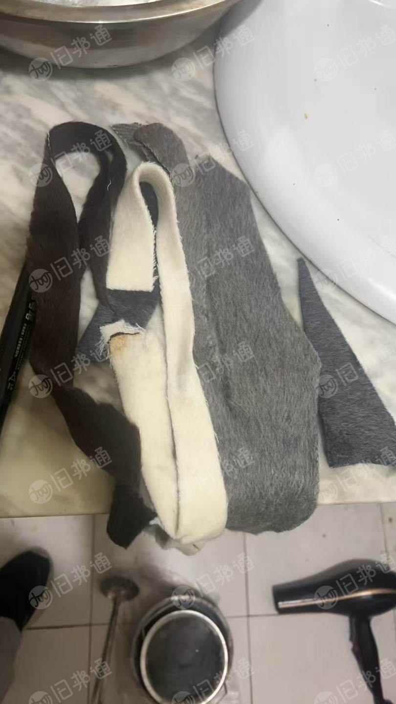长期回收羊毛下脚料,羊毛大衣服装厂裁下来的,每个月需要100多吨,开毛用,厂在江苏苏州