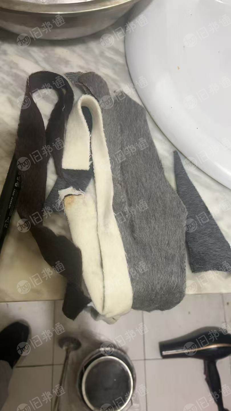 长期回收羊毛下脚料,羊毛大衣服装厂裁下来的,每个月需要100多吨,开毛用,厂在江苏苏州