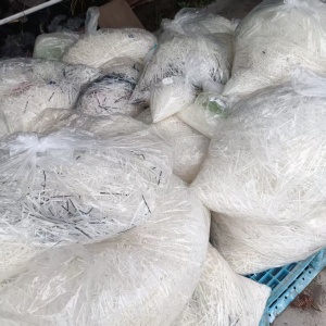 长期出售本色尼龙扎带，锦纶废料，现货有十来吨，货在江西赣州