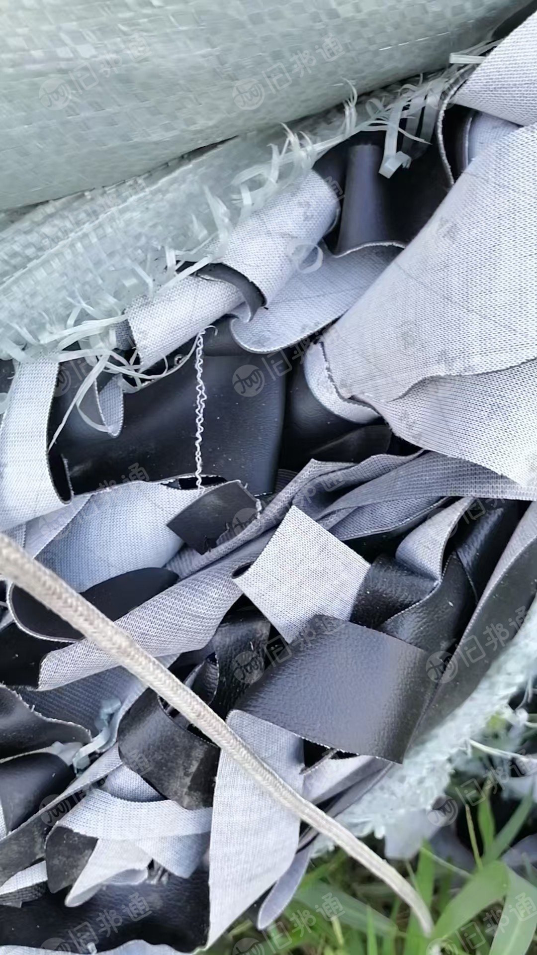 出售PVC沙发皮革边角料，现货20吨