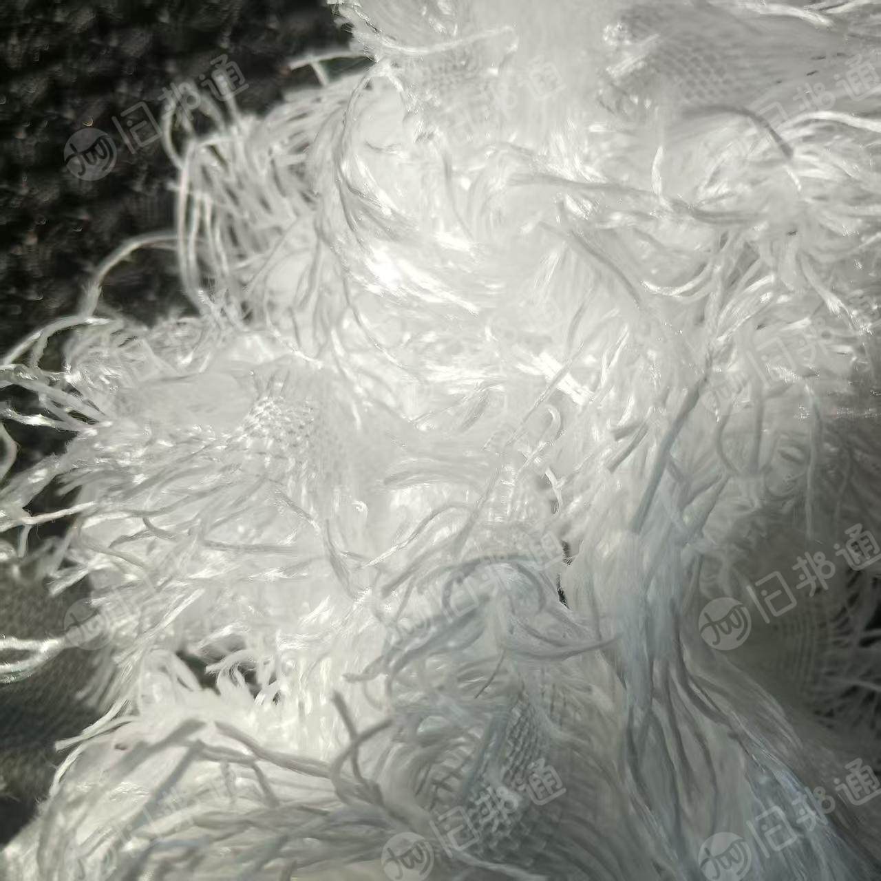 长期出售尼龙布边纱锦纶布边纱,织布厂下来的,单6,每个月80吨,货在广东清远